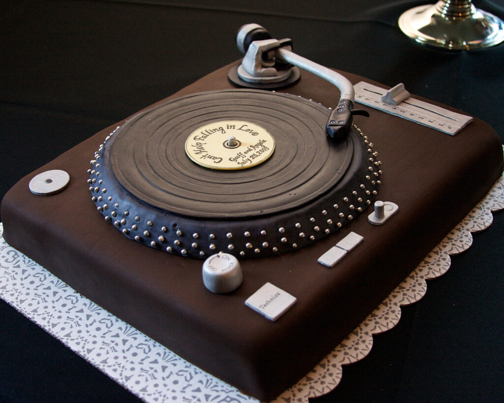 record player grooms cake