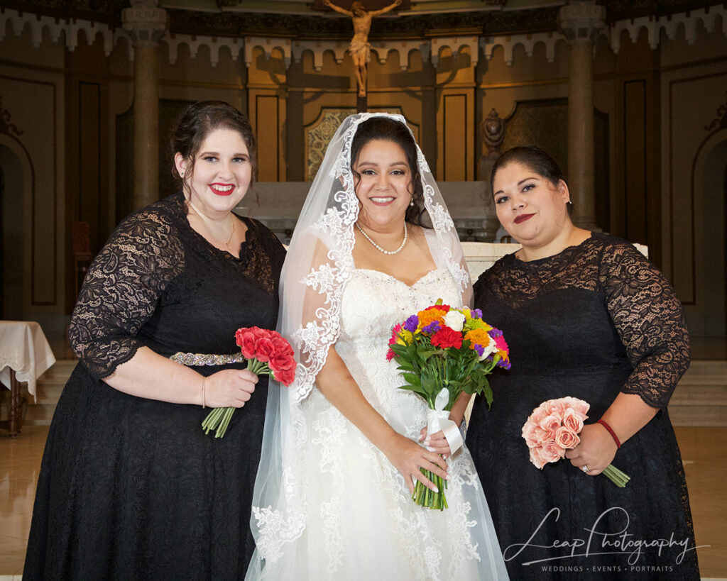 boise bride with her bridesmaids