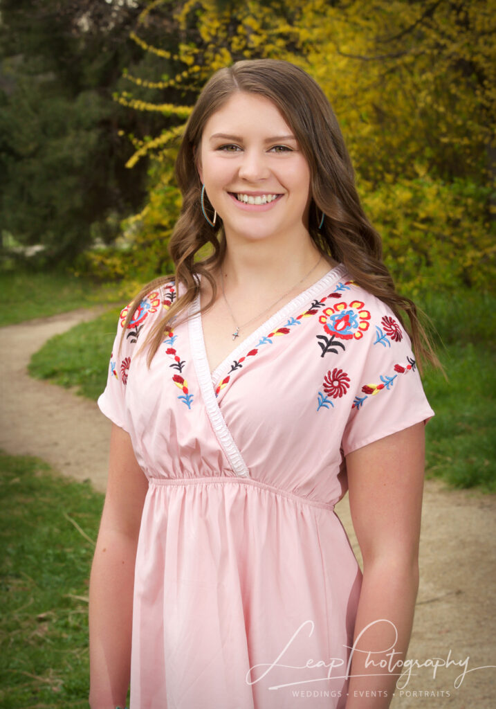 senior portrait of female in Kathryn Albertson Park