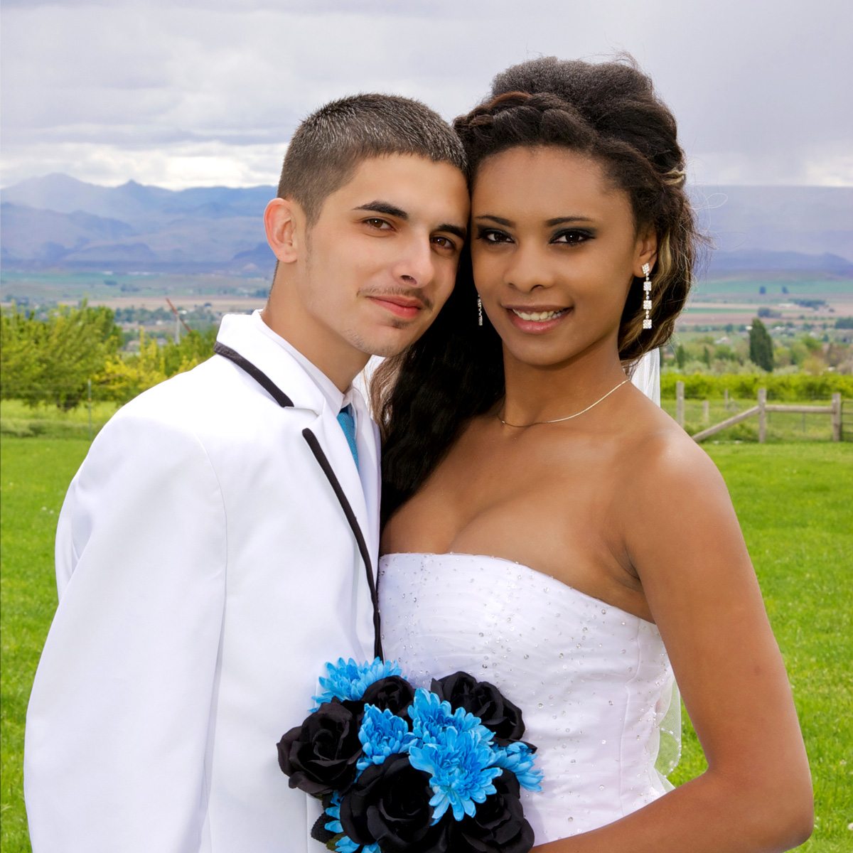 backyard wedding photo of Boise Couple